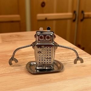 Hangin' Robot Tea Infuser w/ Drip Tray